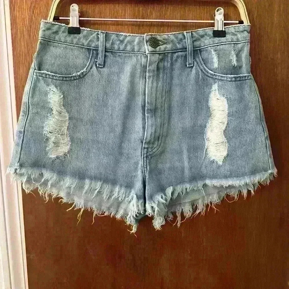 Show Me Your MuMu shorts